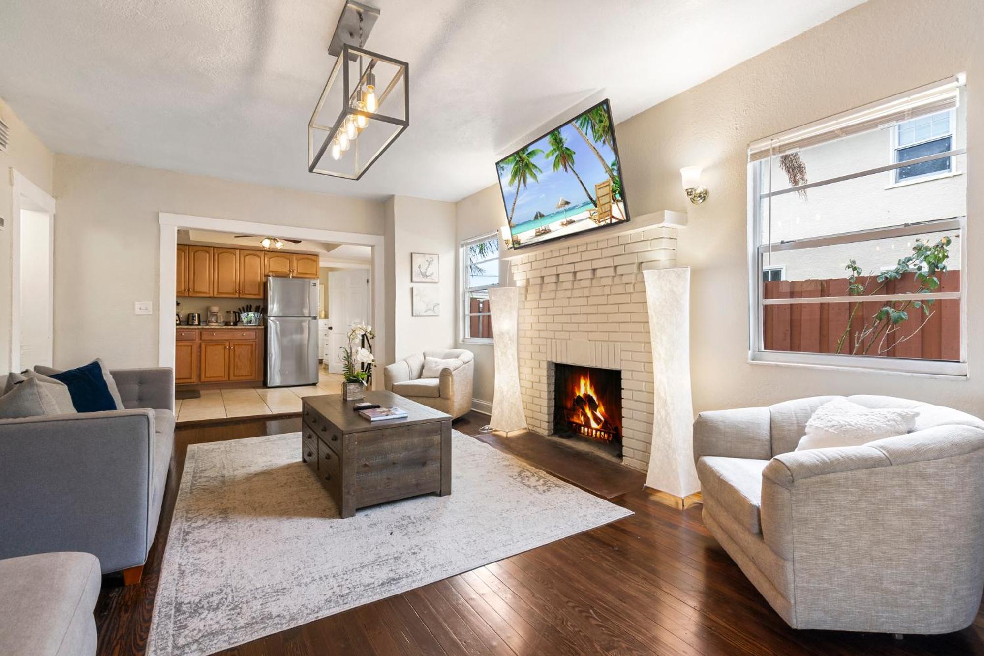 וסט פאלם ביץ' Chic Downtown Vacation Home And Guest Home מראה חיצוני תמונה
