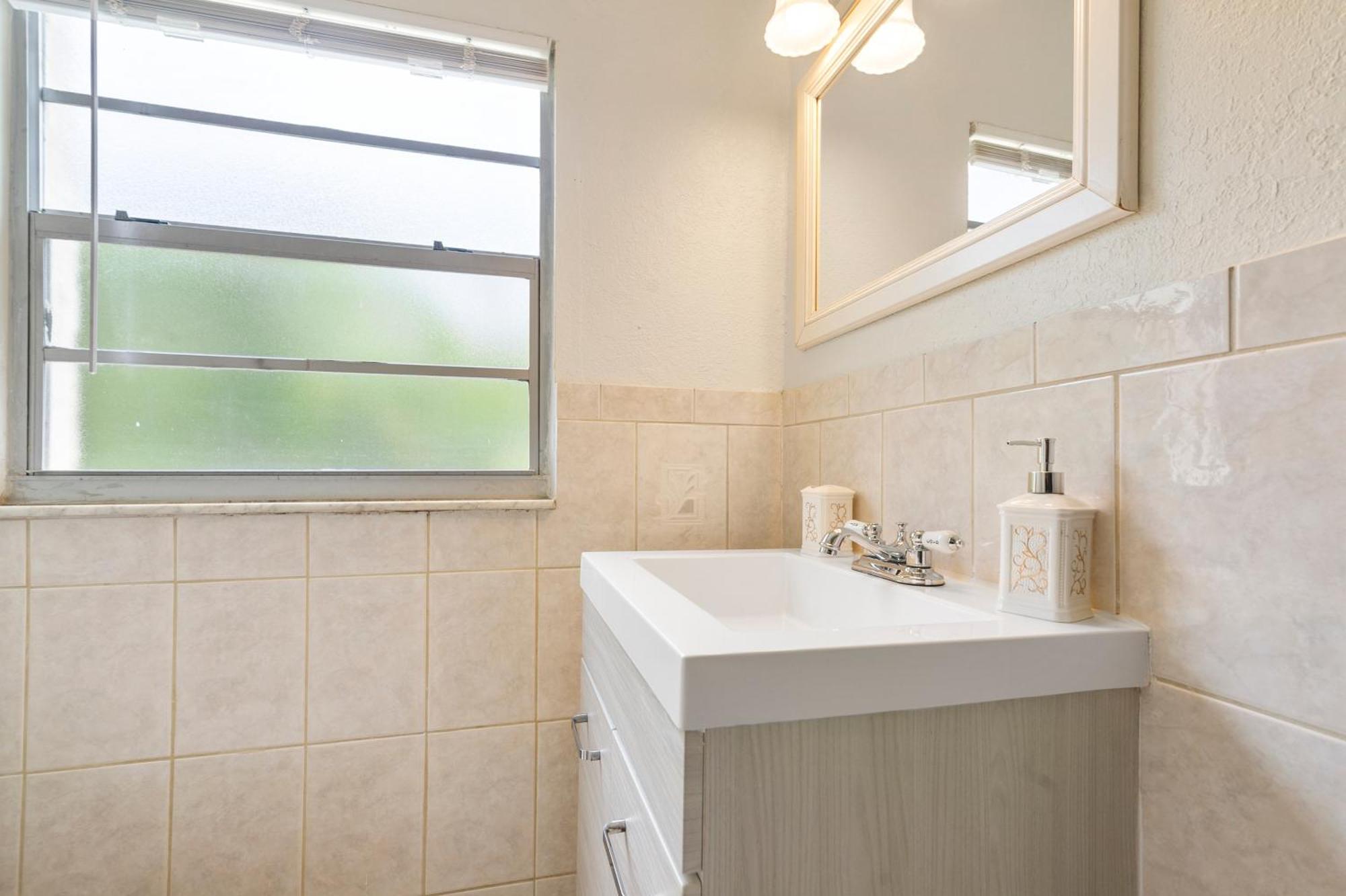 וסט פאלם ביץ' Chic Downtown Vacation Home And Guest Home מראה חיצוני תמונה